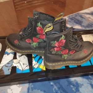 1460 Vonda Roses boot Doc Martens